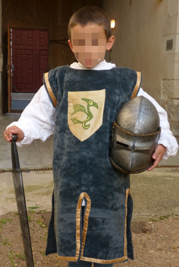 Costume du chevalier au dragon