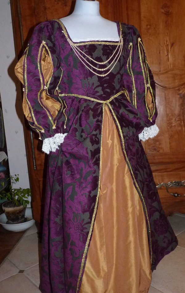 Costume de la duchesse de Valentinois