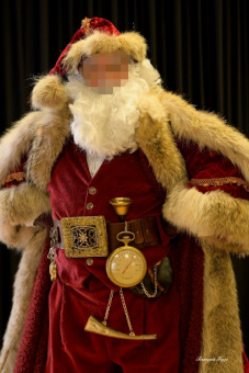 Thumbnail of the Santa Claus’ costume