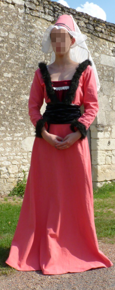 Bertrande of Bourgogne’s costume
