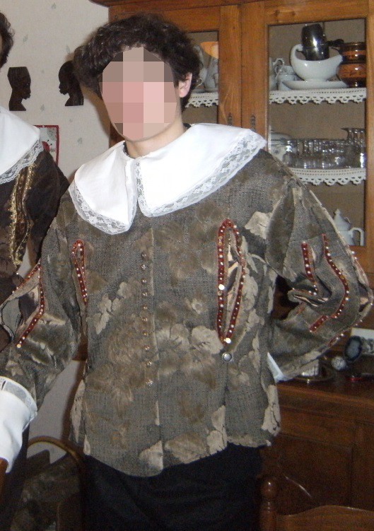 Costume du seigneur de Bouchard