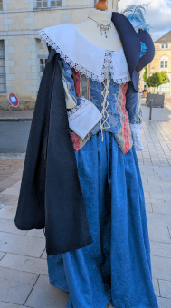 Vignette du costume de la dame du Bel Azur