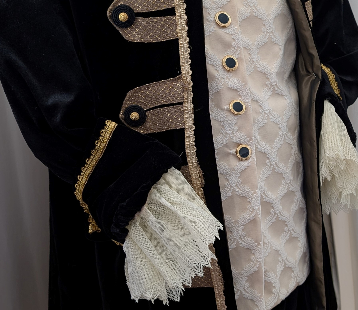 Detail of the Monsieur de Basché’s costume