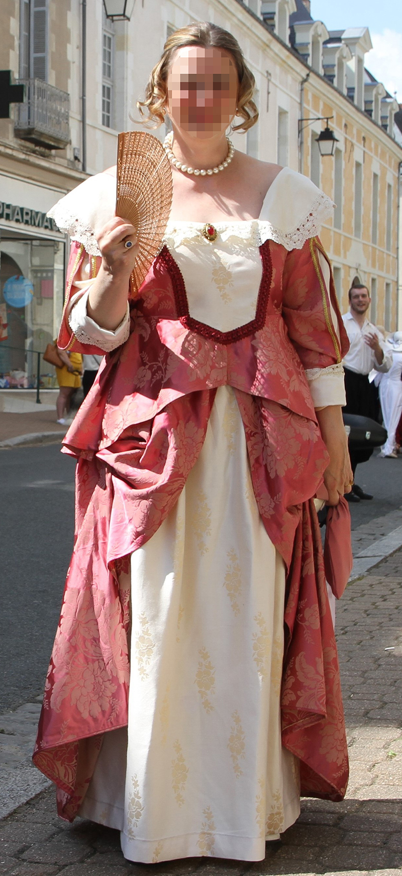 Louise Marguerite of Lorraine’s costume