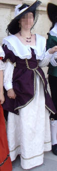 Thumbnail of the Duchess of Descartes’ costume