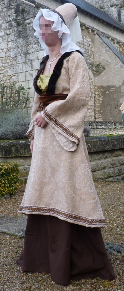 Joan of Theneuil’s costume