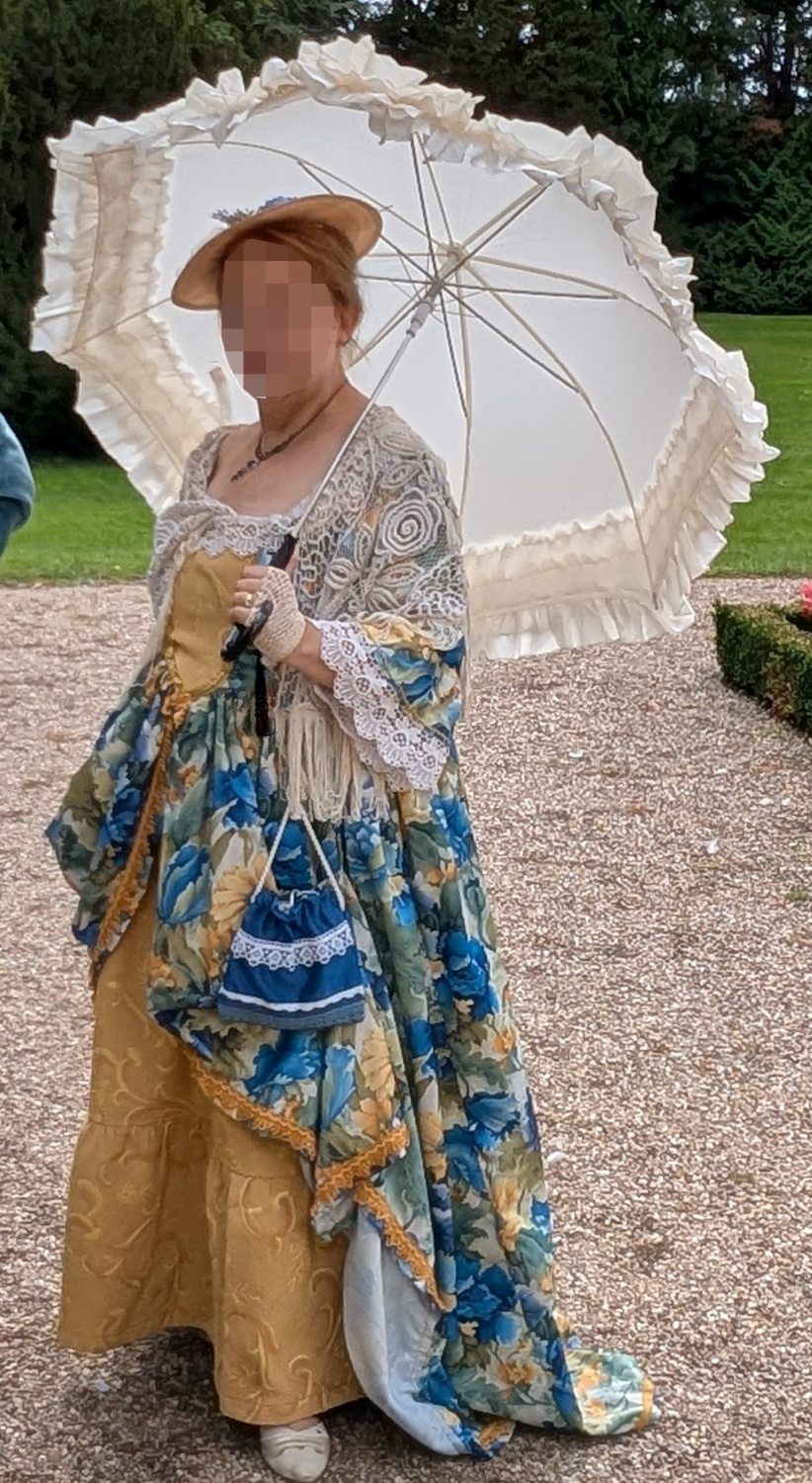 Detail of the lady Adelaide’s costume