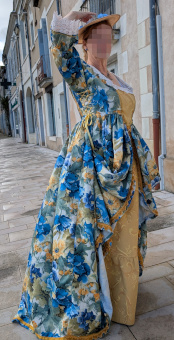 Thumbnail of the lady Adelaide’s costume