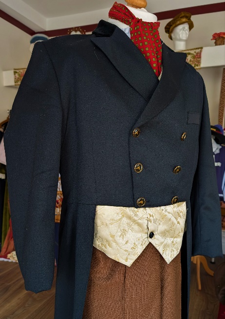 Detail of the earl of Châtel’s costume