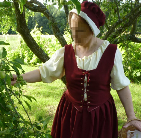 Detail of the Marguerite of Arcons’ costume