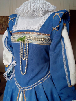 Detail of the Mary Stuart’s costume