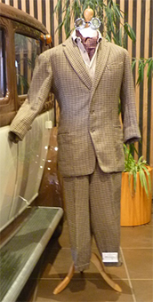 Thumbnail of the Sir Charles’ costume