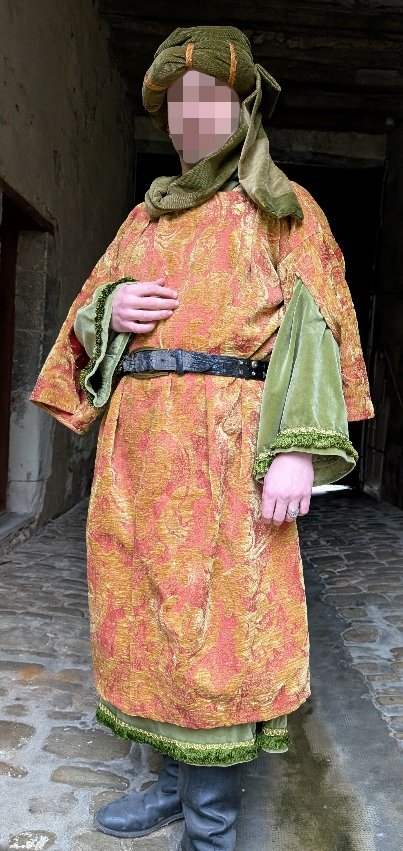 Costume de Foulques d’Anjou