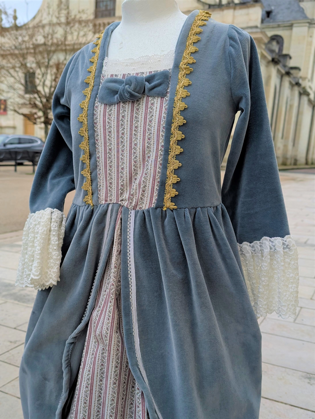 Détail du costume de marquise