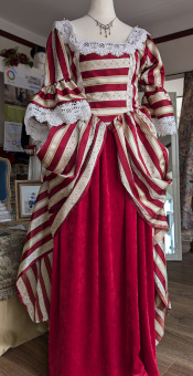 Thumbnail of the duchess of Fontanges’s costume