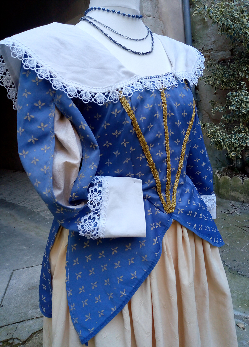 Detail of the Roxane’s costume
