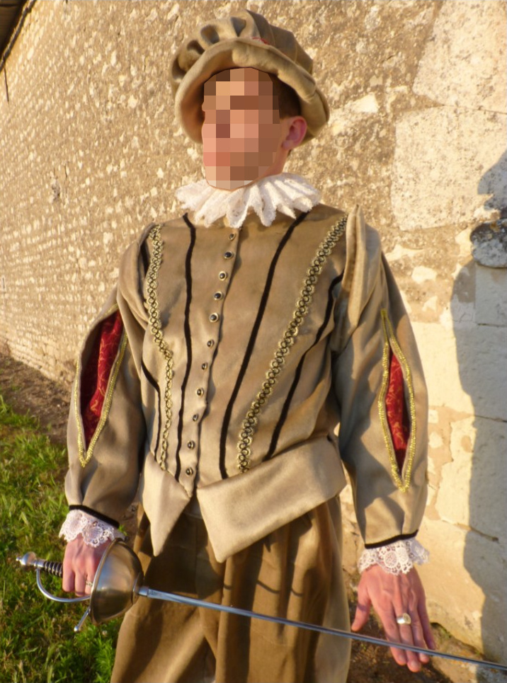 Detail of the duke of Guise’s costume