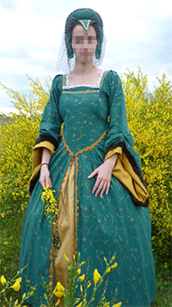 Thumbnail of the Françoise de Foix’s costume