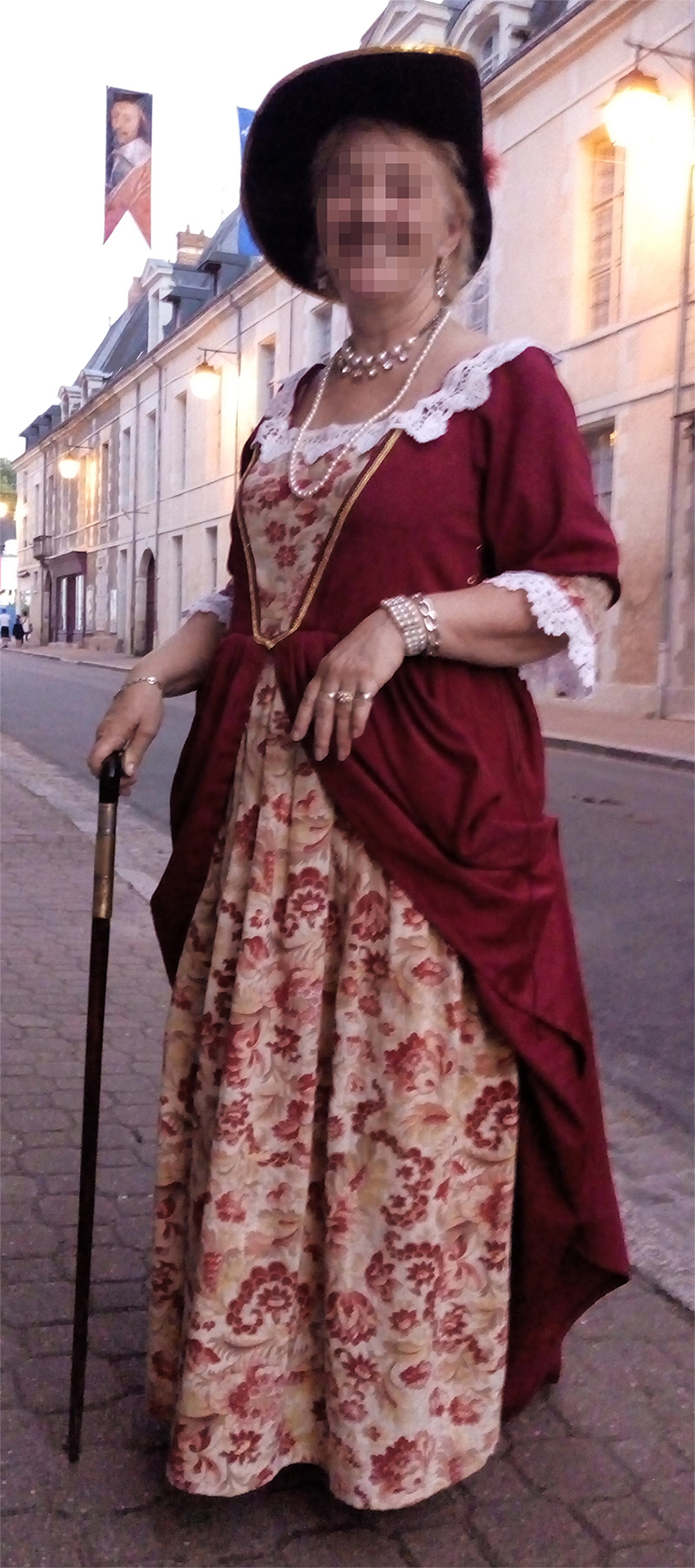 Françoise d’Aubigné’s costume