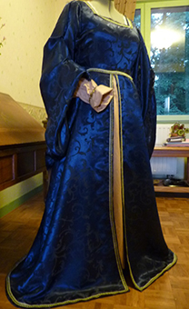 Thumbnail of the Lady of Marignano’s costume